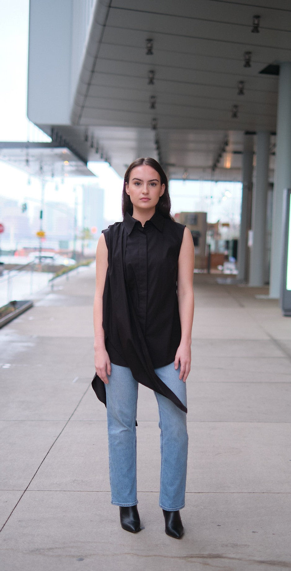 CAMISA Black Button-Down Shirt with Removable Sleeves